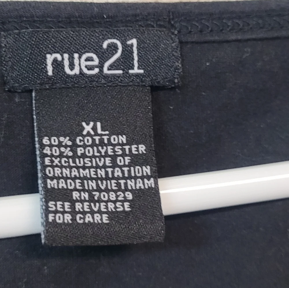 (2) Beaded V-neck Short Sleeve Shirts - Picture 5 of 6